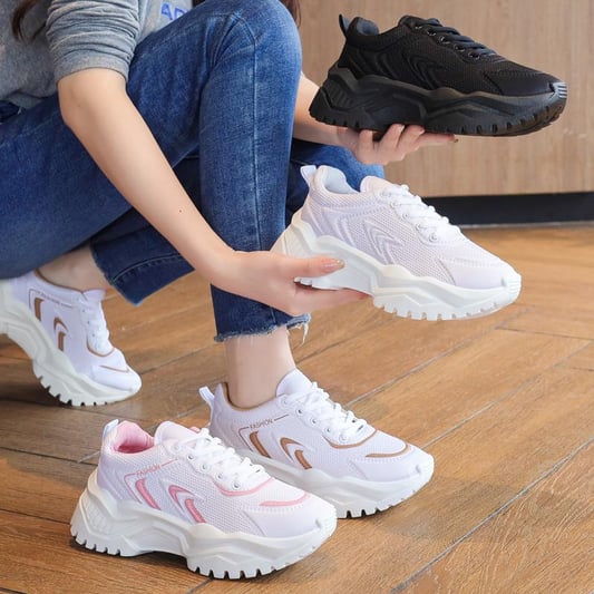 Breathable Lady Shoes Fashion Women Embossed Chunky Sneaker